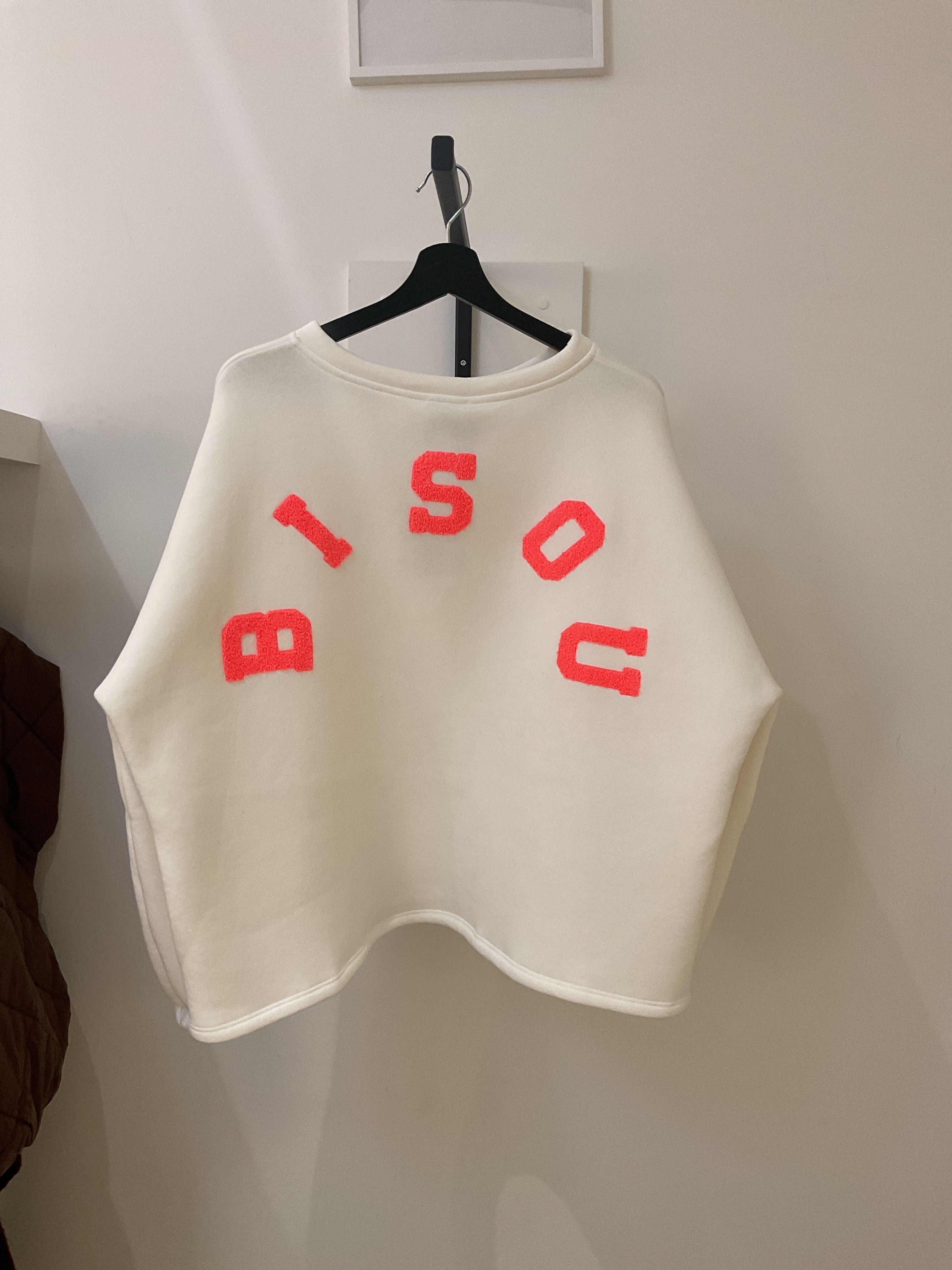 Trui Bisou – Oversize Sweater met Back Print
