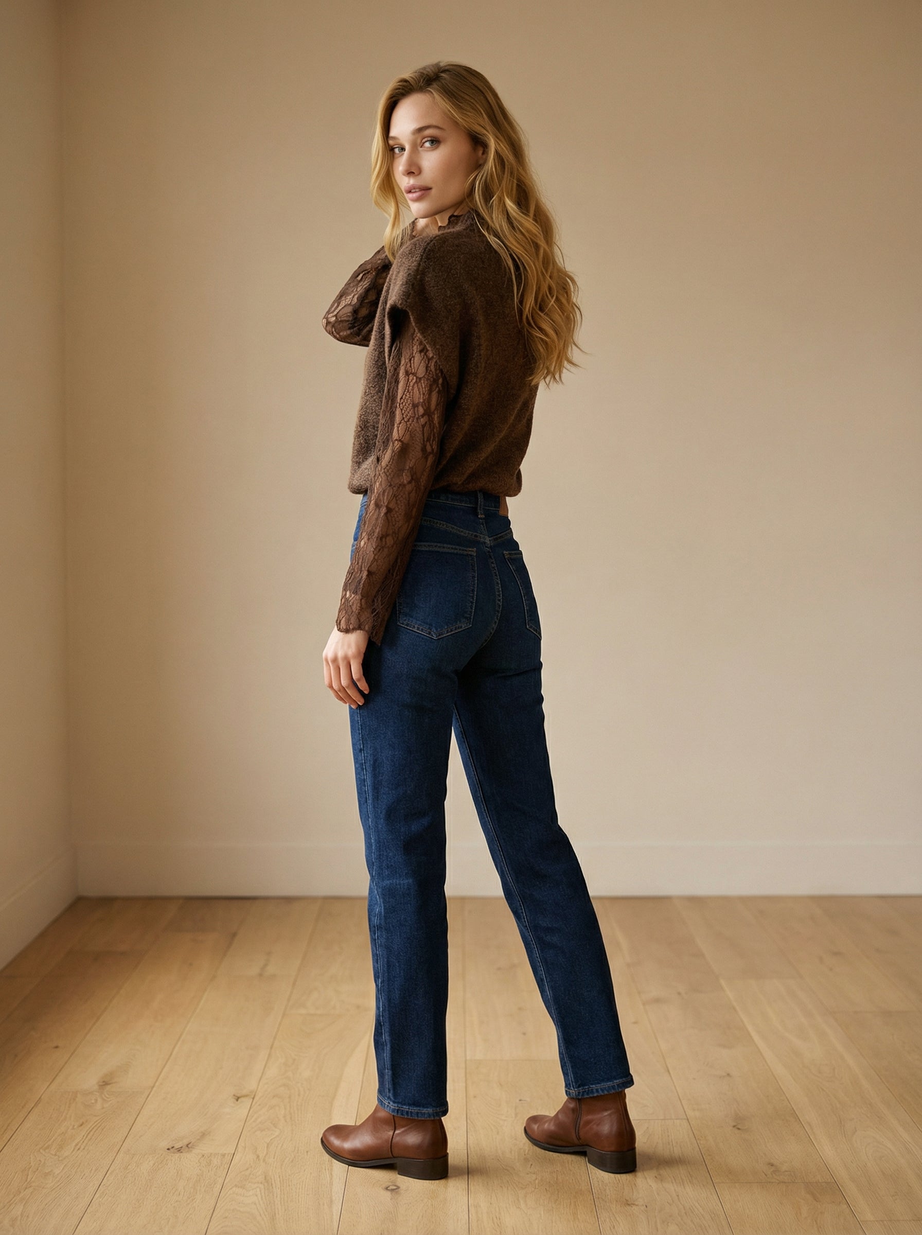 Trui Lilly – Licht Oversize | Transparante Details met Nette Afwerking